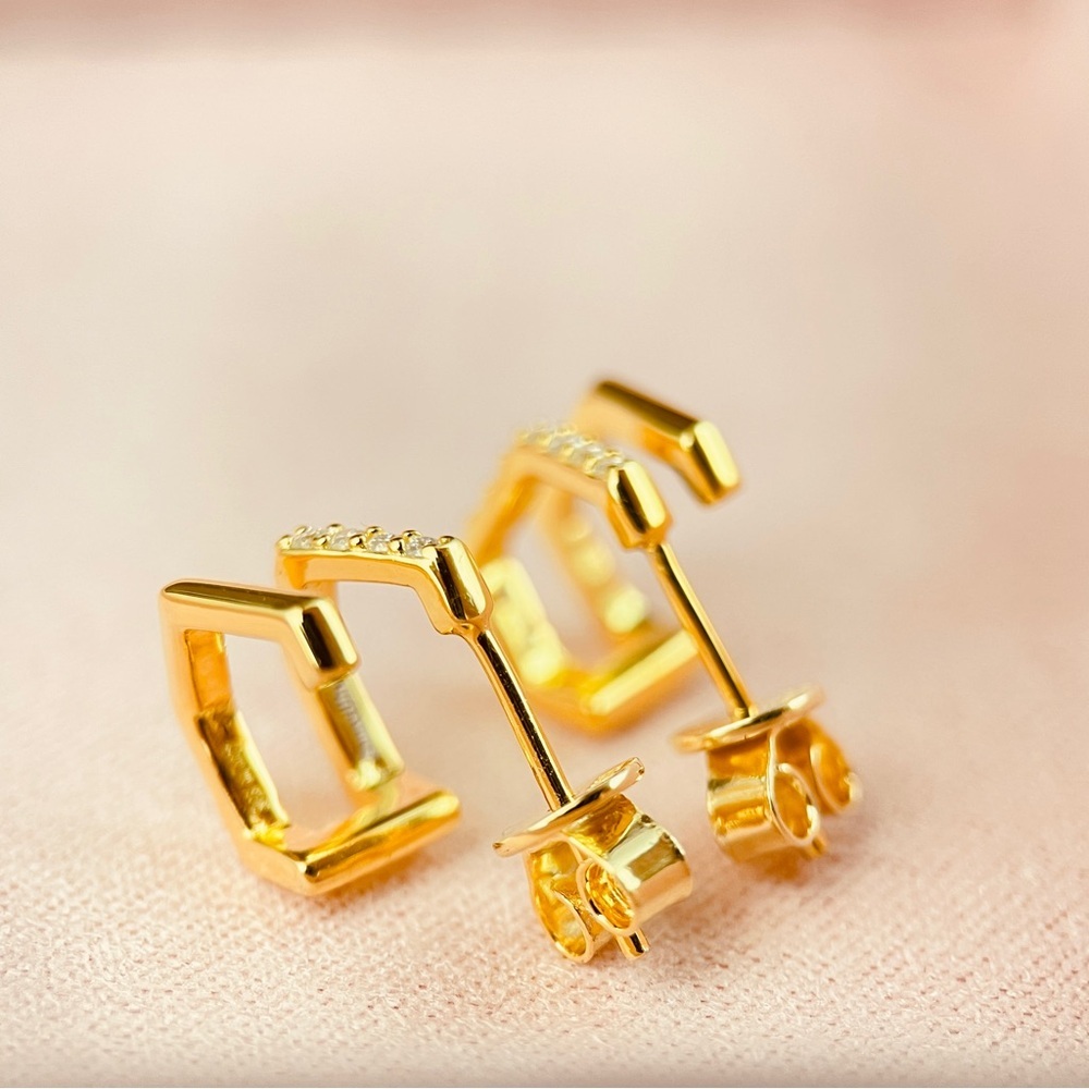 0.12ctw Irregular Geometry Stud Earrings 14k Gold Plated S925 - Picture 2 of 5